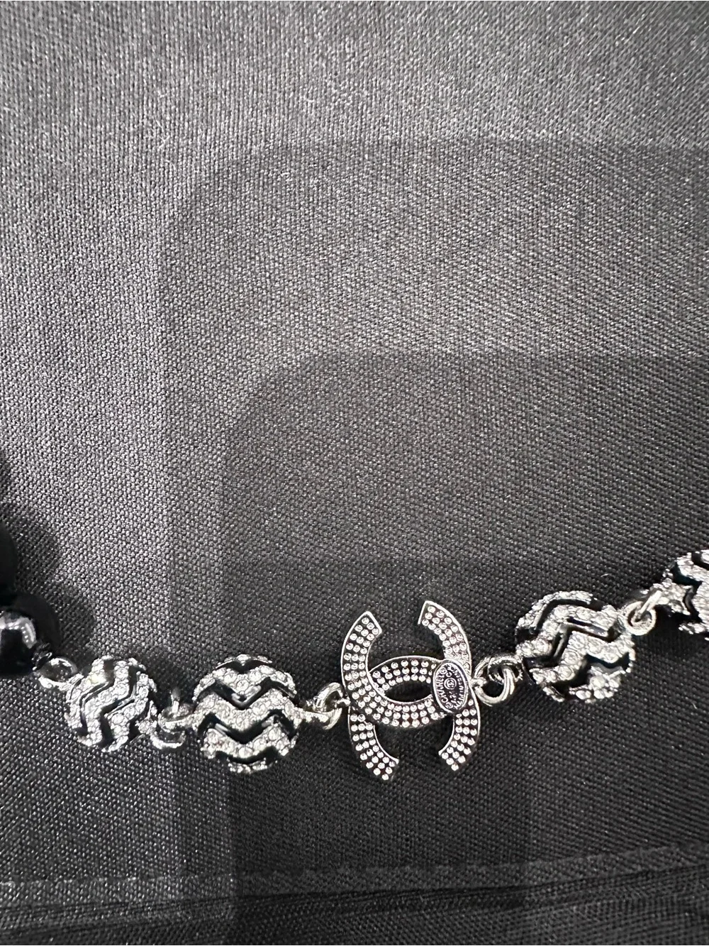 Chanel necklace Black Pearl